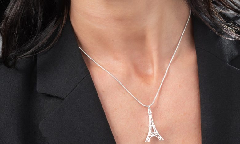 eiffel-tower-necklace